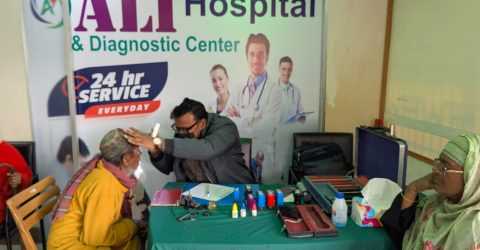 খুলনায় গরিবদের জন্য ফ্রি চক্ষু সেবা, ফ্রি ঔষধ বিতরণ